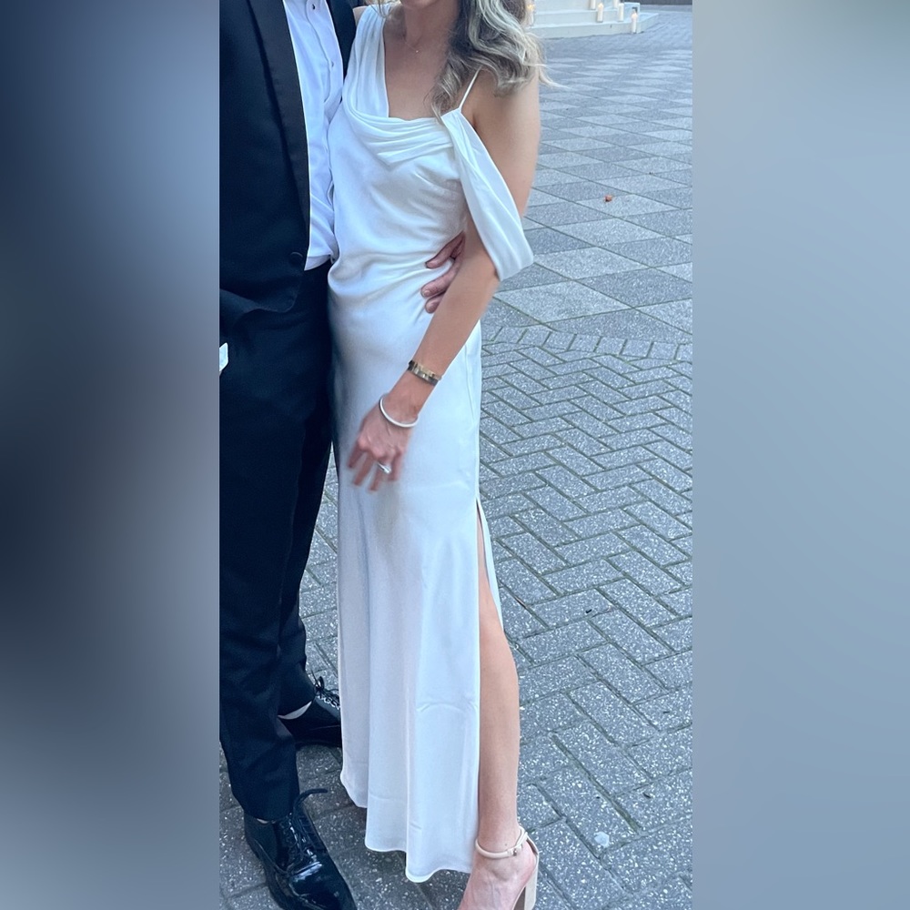 Frame & Partners white dress